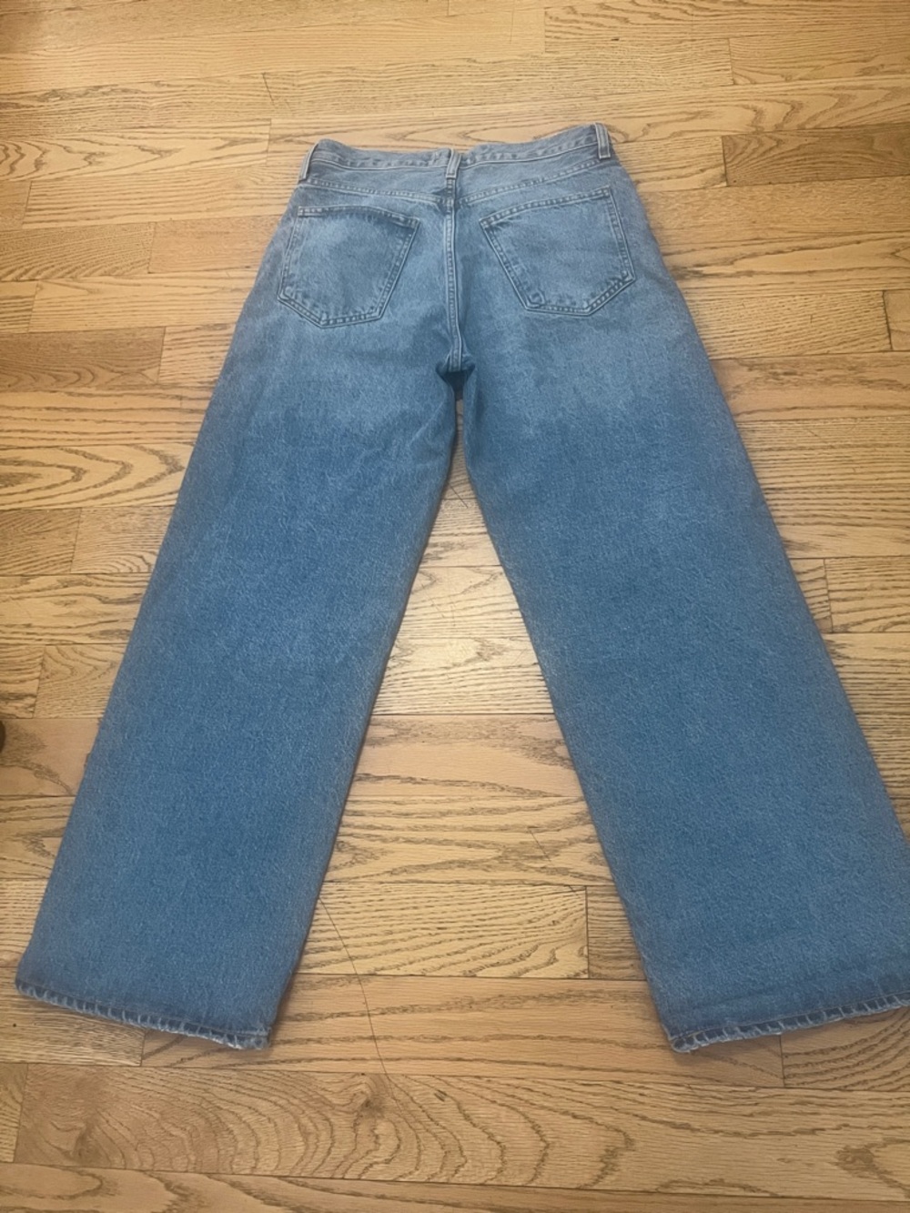 Agolde Clara Baggy Wide-Leg High-Rise Denim Jeans - Medium Blue - Picture 4 of 7